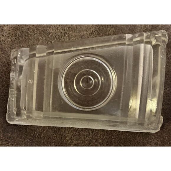 1942‎ CHEVROLET PASSENGER LH PARKING LIGHT LAMP LENS GUIDE F-12 - Picture 1 of 5